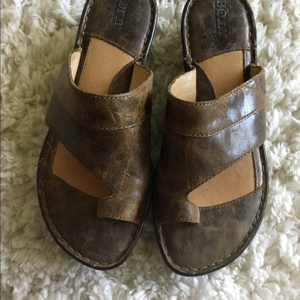 Born sandals